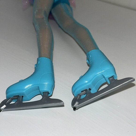 Barbie USA Olympic Ice Skater Figure Skating Doll Mattel Vintage 1997 - Picture 13 of 16